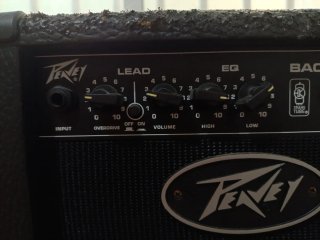 Amplificador Peavey Backstage II