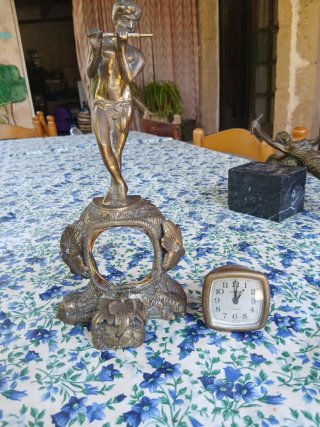 Reloj de sobremesa figura músico