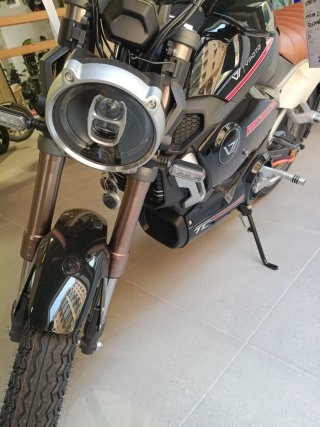 Vmoto TC Moto Eléctrica Negra y Marrón