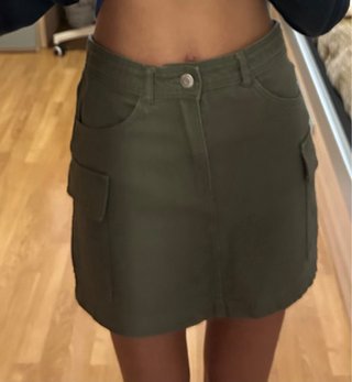 Falda verde cargo XXS/12 años ajustable