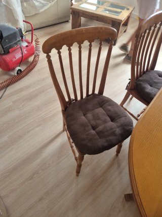Mesa comedor y 5 sillas madera