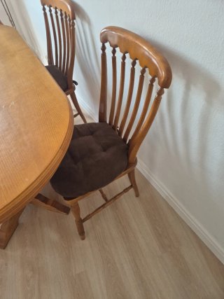 Mesa comedor y 5 sillas madera