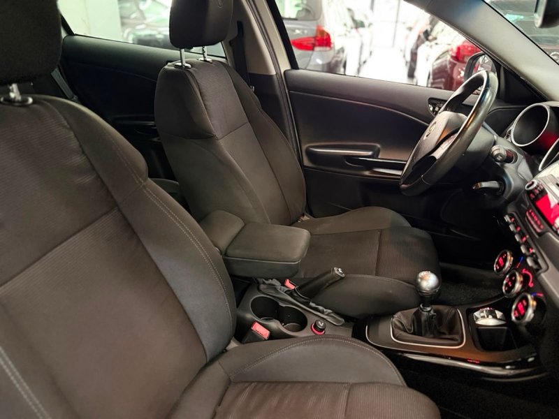 Alfa Romeo Giulietta 1.6 JTDm Progression 2012, foto 12