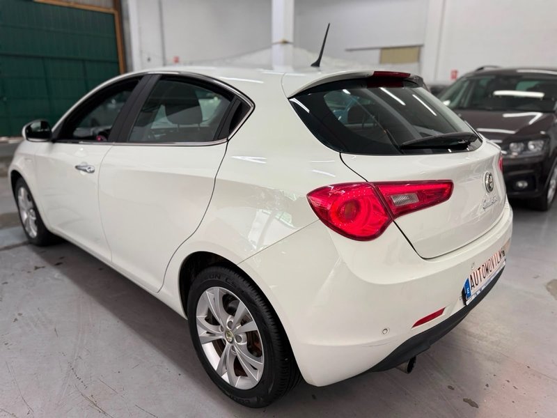 Alfa Romeo Giulietta 1.6 JTDm Progression 2012, foto 8