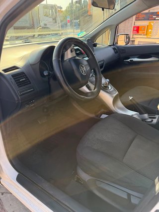 Toyota Auris 2012
