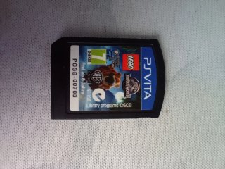 Juegos PS Vita: FIFA 13, Lego Jurassic World, FS18