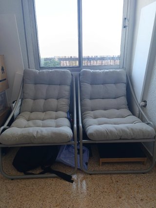 Dos Sillones beige metálico