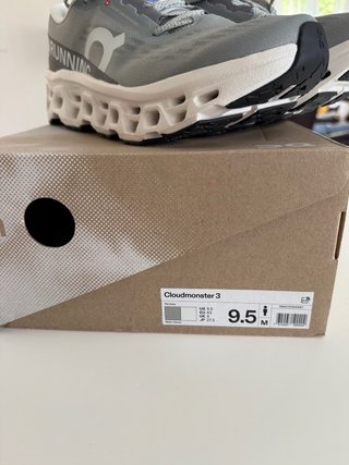 Zapatillas On Cloudmonster 3 Gris/Blanco