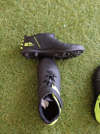 Botas de fútbol Kipsta niño multitacos