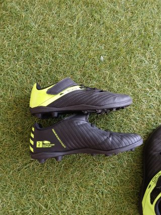 Botas de fútbol Kipsta niño multitacos