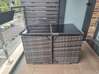 Mesa y sillas ratán plegables terraza