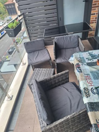 Mesa y sillas ratán plegables terraza
