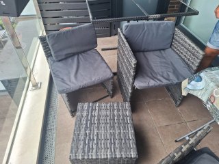 Mesa y sillas ratán plegables terraza