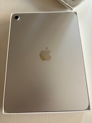iPad Air 16 128 GB Plata . Con cargador  . Nuevo !