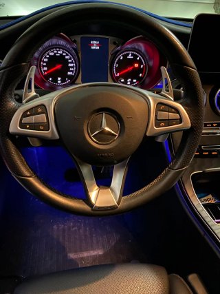 Volante Mercedes.