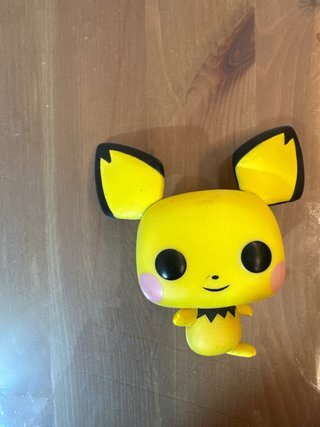 Colección Pokémon: 2 Funko Pops + Poké Ball