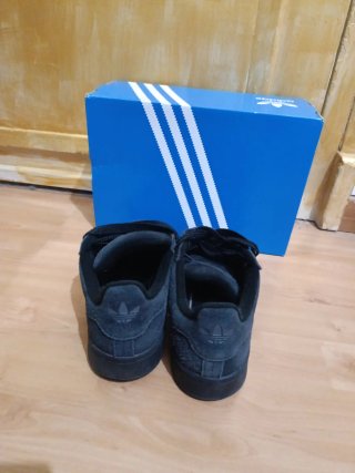 Adidas Campus negras unisex talla 38 2/3