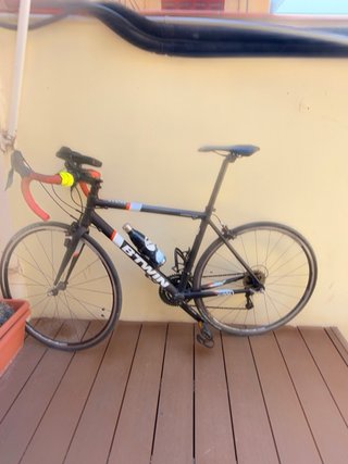 Bicicleta de carretera B-Twin Negra