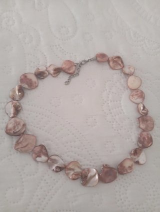 Gargantilla piedras naturales beige y rosa