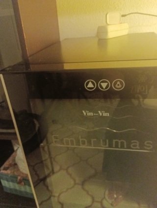 Vinoteca pequeña Vin & Vin