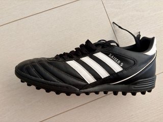 Botas Adidas Kaiser 5, espinilleras y Bolsa Nike.