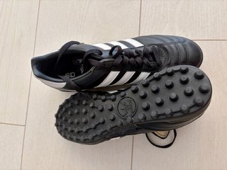 Botas Adidas Kaiser 5, espinilleras y Bolsa Nike.