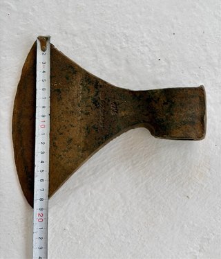 Antigua cabeza de hacha Goldenberg