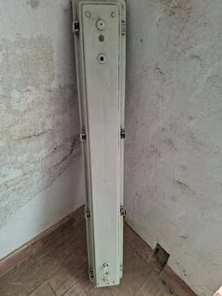 Carcasa para fluorescentes 130cmx17cmx11cm