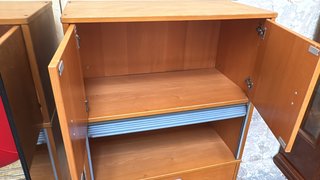 Mueble de oficina madera y plástico