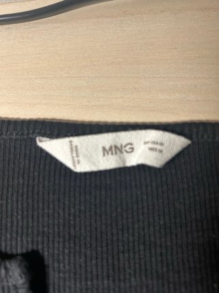 Camiseta negra corta ajustada Talla M