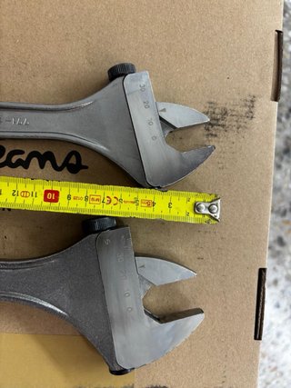 Llaves inglesas Irimo 12” y 10” Irega