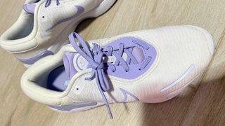 Zapatillas Nike Blancas y Moradas