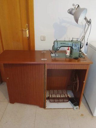 Máquina de coser Refrey vintage