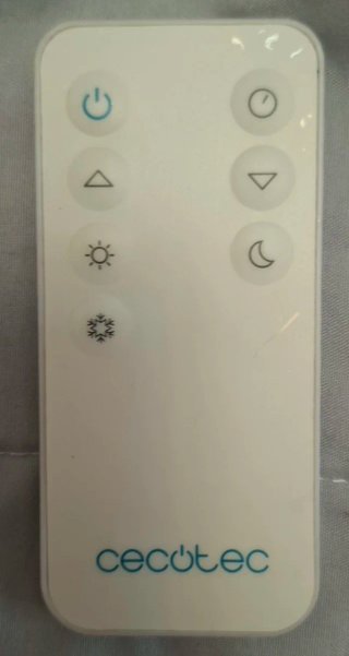 Radiador Eléctrico Cecotec Blanco, con mando.