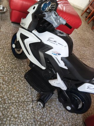 Moto Infantil Negra y Blanca
