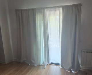 Juego de 4 cortinas beige y blancas