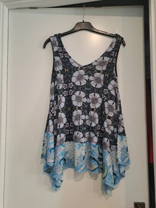 Blusón Desigual Estampado Floral