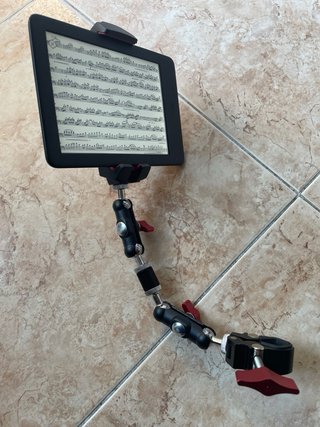 Soporte para bombardino kindle/tablet