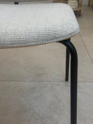 Silla tapizada respaldo curvo madera