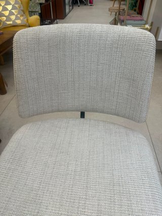 Silla tapizada respaldo curvo madera