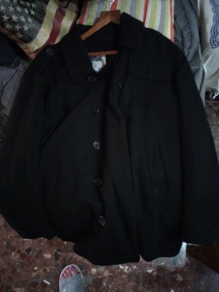 Abrigo negro hombre