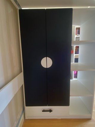 Cama alta con escritorio y armario Ikea Smastad