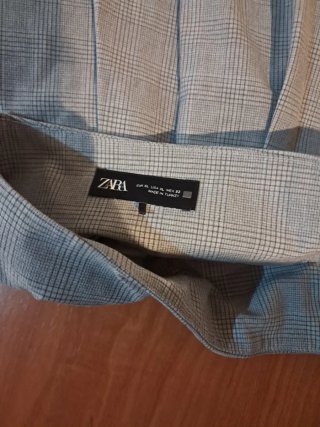 Falda Zara gris cuadros con cinturón