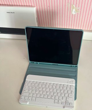 Samsung Galaxy Tab A11+ Funda y teclado Nuevo