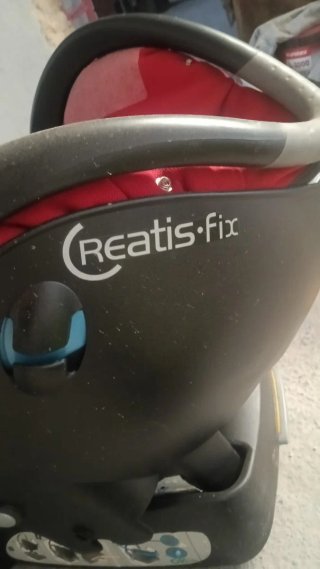 Silla bebé coche hasta 12 kg 40 € + mecedora 20 €