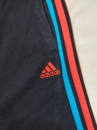 Pantalón corto Adidas negro rayas