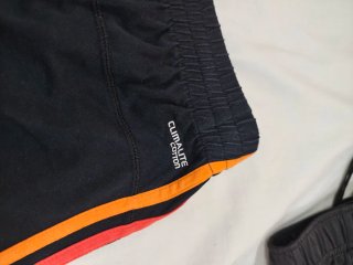 Pantalón corto Adidas negro rayas