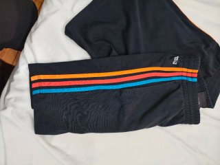 Pantalón corto Adidas negro rayas