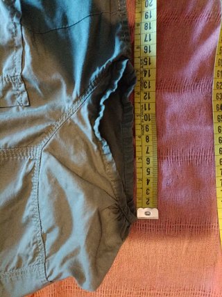 Camisa estilo sahariano verde oliva