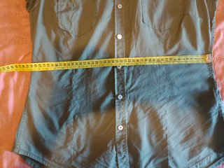 Camisa estilo sahariano verde oliva